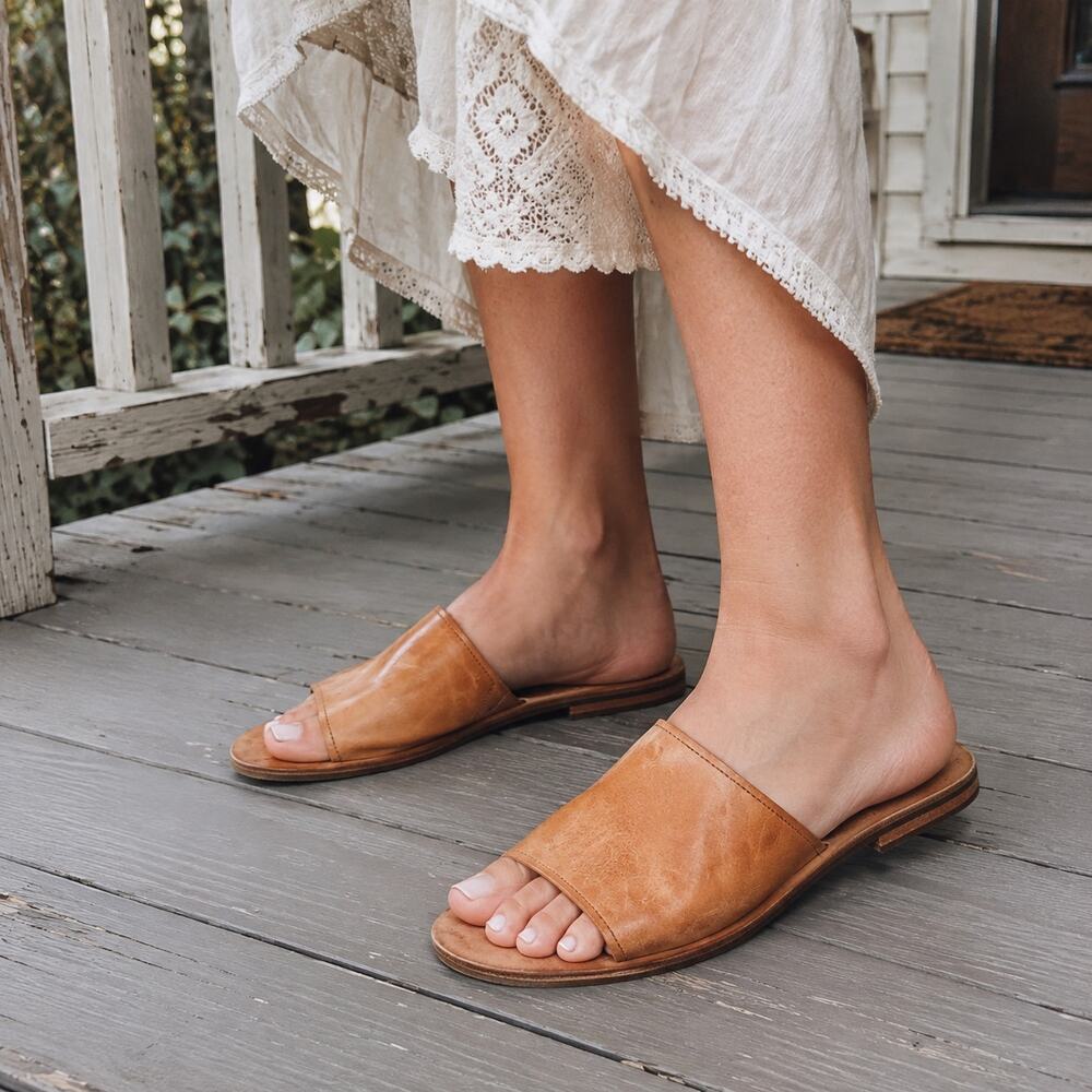 Frye Size 9M Robin Slide Sandals Camel Brown Leather Natural Patina Boho Flats